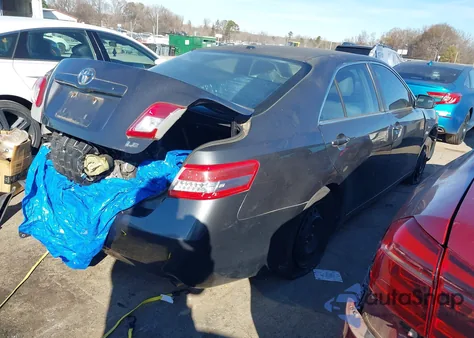 2010 Toyota Camry Le z USA, uszkodzony, nr VIN 4T1BF3EK7AU524769